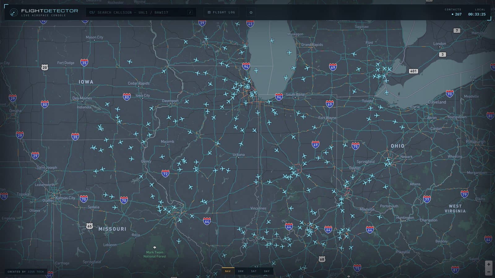 FlightDetector live map tracking hundreds of aircraft